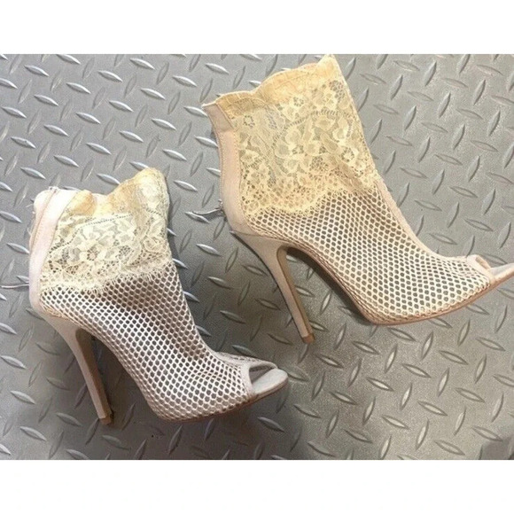 NWOT Chinese Laundry Tan Cream Lace Bootie boho Victorian holiday party - Picture 2 of 3